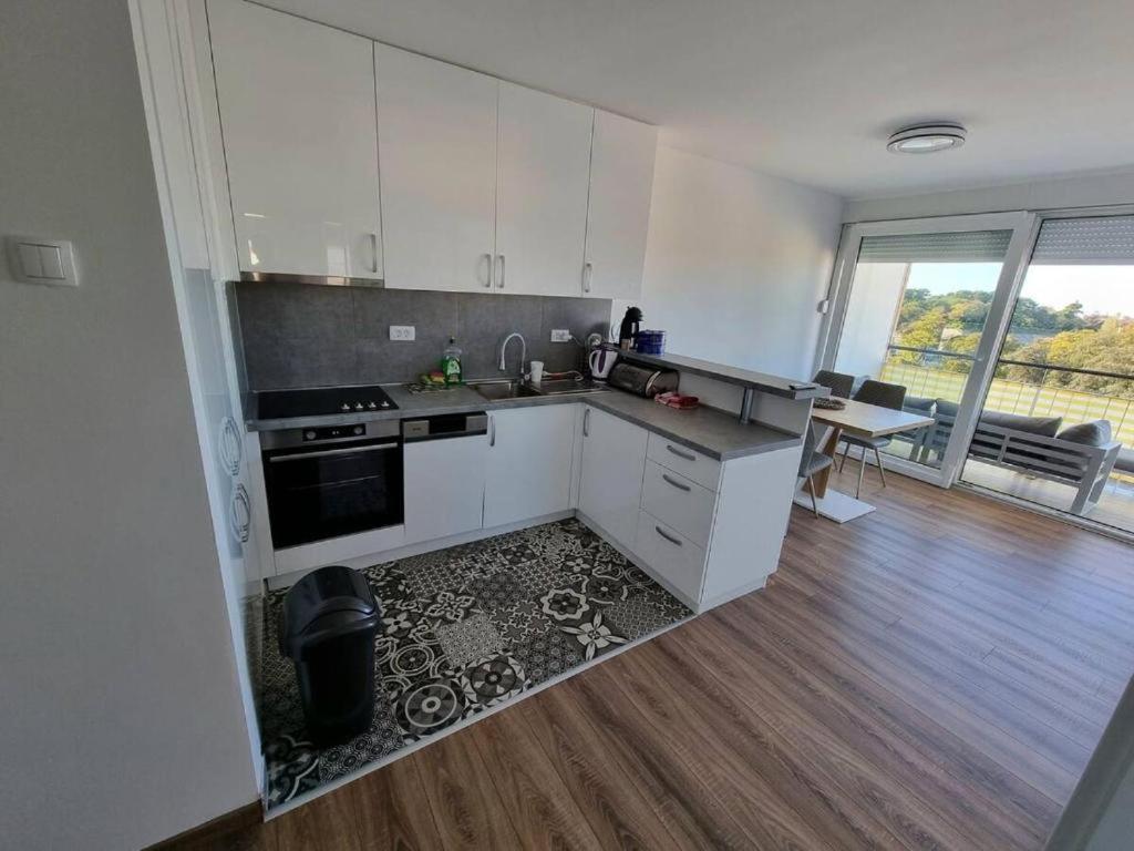 자다르 Sea View Balcony And Parking 아파트 외부 사진